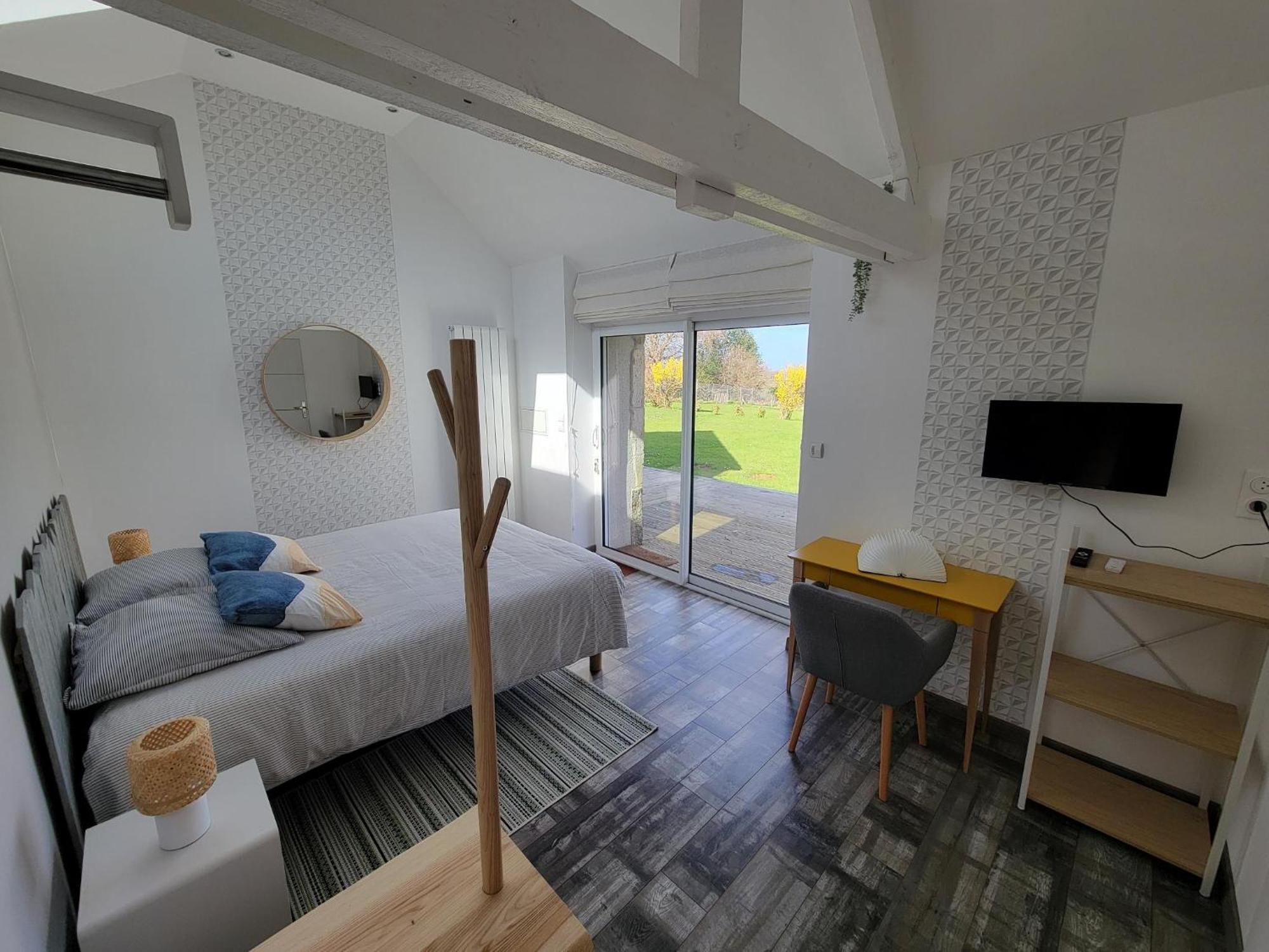 Les Embreoles Bed and Breakfast Clitourps Exteriör bild