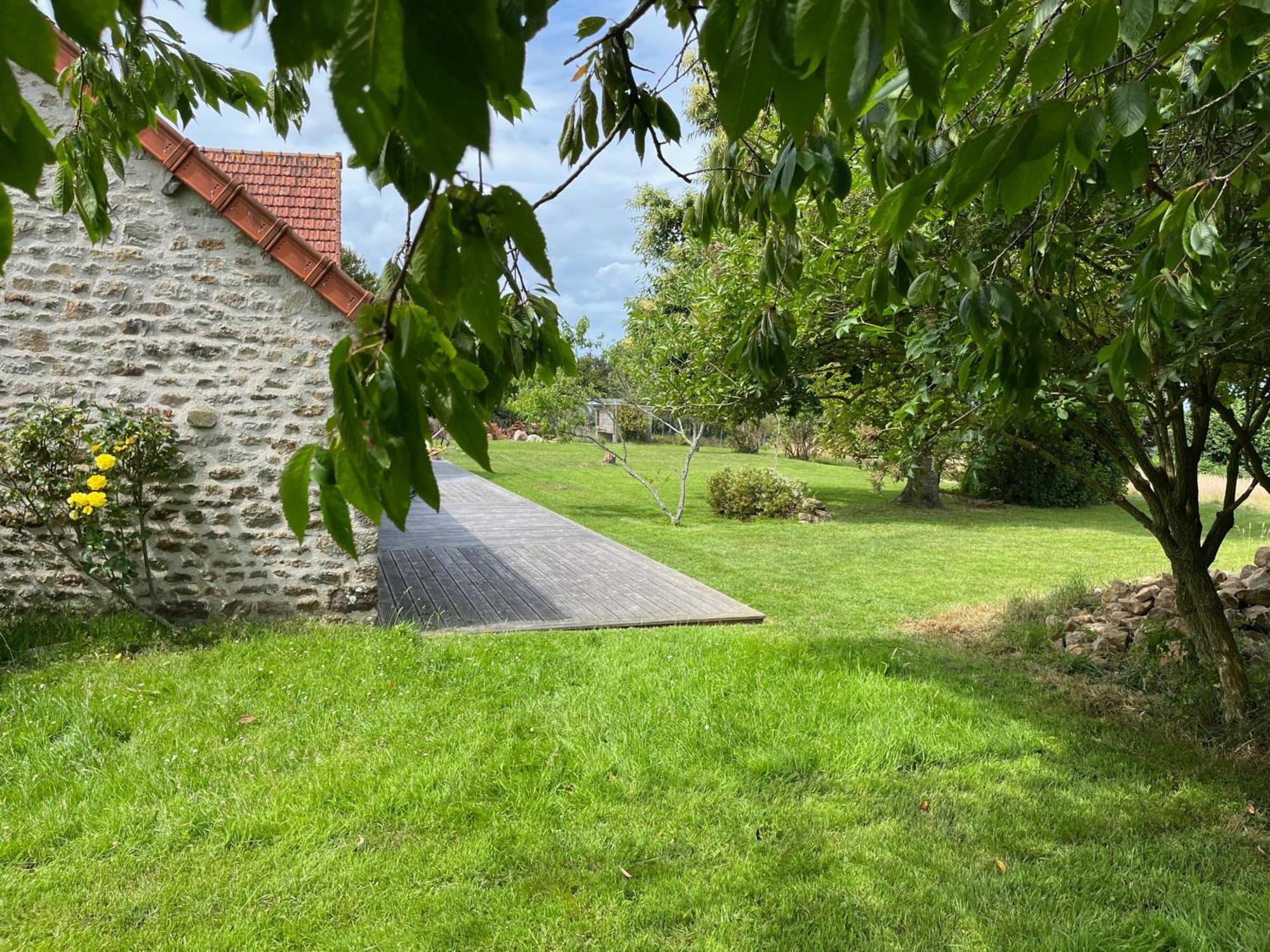 Les Embreoles Bed and Breakfast Clitourps Exteriör bild